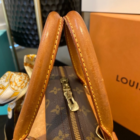 Louis Vuitton Deauville in great condition. Similar to Alma. - Picture 13 of 16